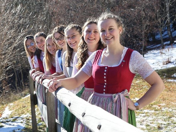 Mädels-v.v.n.h.: Stefanie Honis, Paula Neissl, Katharina Kaltenegger, Kerstin Wallner, Marie Hubmann, Susanne Reiter, Christiane Sackl
